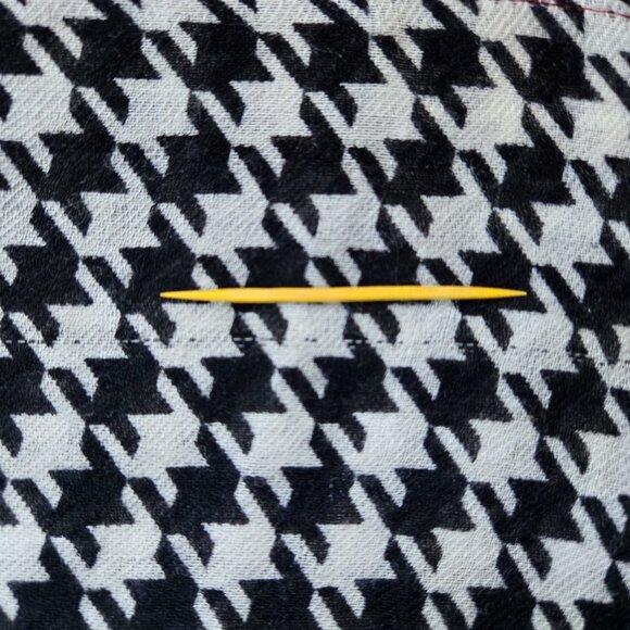 Lightweight Woven Wool Floral Houndstooth Scarf - Picture 7 of 8